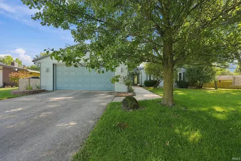 614 Azuba Ct, Columbia City, IN 46725
