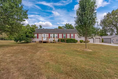 3222 S Bullocktown Rd, Boonville, IN 47601