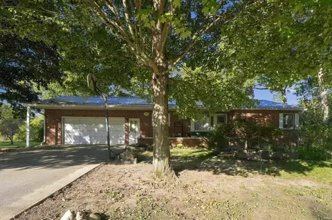 16 S Stickler Rd, Columbia City, IN 46725