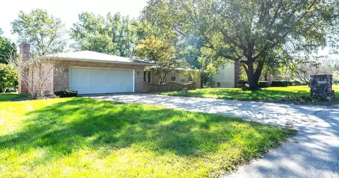 60196 Surrey Ln, Elkhart, IN 46517