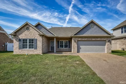 9966 Ella Cir, Newburgh, IN 47630
