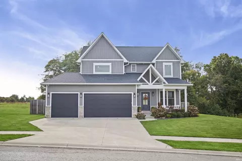 4697 N Triple Crown Dr, Bloomington, IN 47404