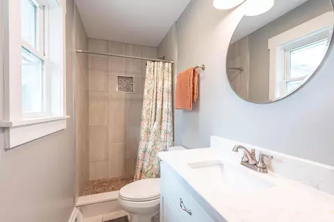 Bath - 4310 E Morningside Dr, Bloomington, IN 47408 photo 1 of 3