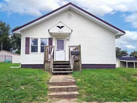415 W 6th St, Bicknell, IN 47512