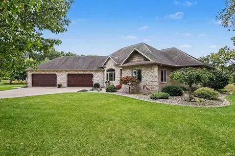 52221 Winding Waters Ln, Elkhart, IN 46514