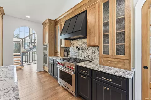 Kitchen - 405 E Basalt Dr, Huntertown, IN 46748 photo 4 of 5