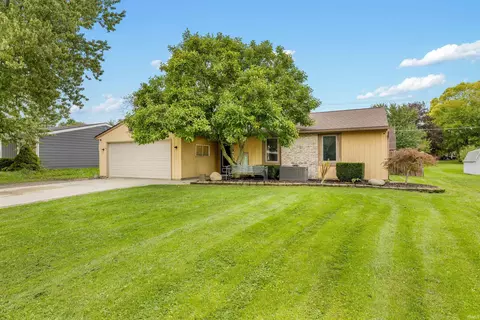 1305 Culbertson Ct, Auburn, IN 46706