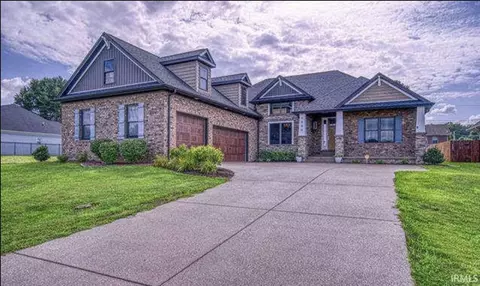 7500 Lauren Dr, Evansville, IN 47725