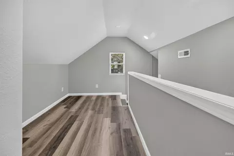 Entry Way - 914 W Divison Rd, Jasper, IN 47546 photo 4 of 5