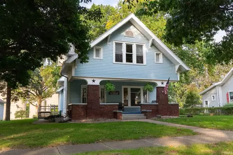 104 N 2nd St, Chalmers, IN 47929