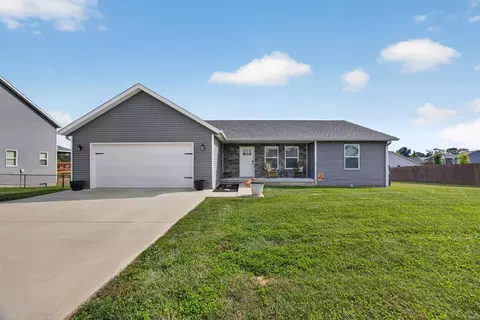 686 E Jessica St, Ellettsville, IN 47429