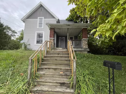 718 Division St, Huntington, IN 46750