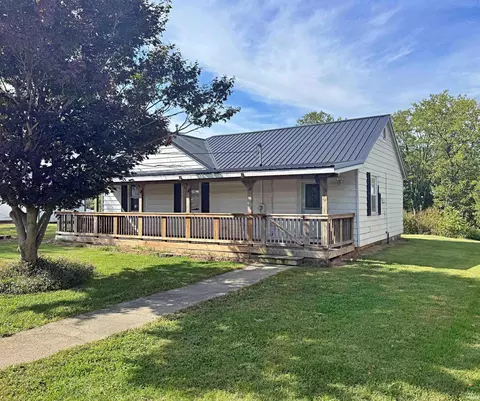 1779 Scenic Hill Rd, Loogootee, IN 47553