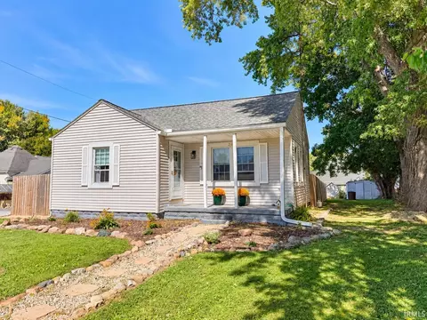 207 E 9th St, Jonesboro, IN 46938