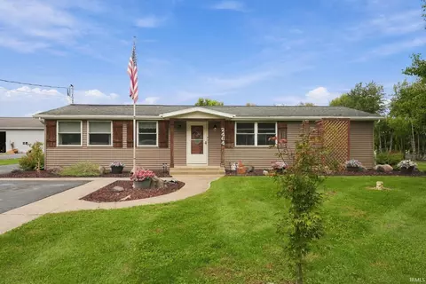 2464 E 225 S Rd, Warsaw, IN 46580