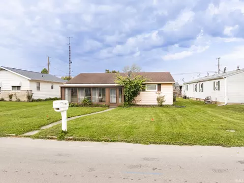 1417 N High St, Hartford City, IN 47348