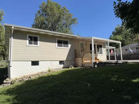 202 W Chester Dr, Ellettsville, IN 47429