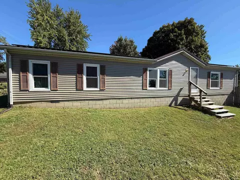 103 E Walnut St, Petersburg, IN 47567