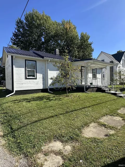 618 N West St, Winchester, IN 47394