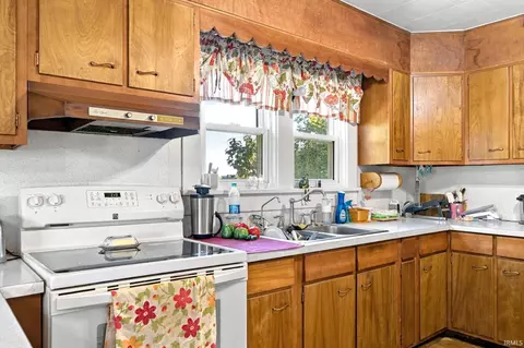 Kitchen - 4808 N 900 W, Delphi, IN 46923 photo 4 of 5