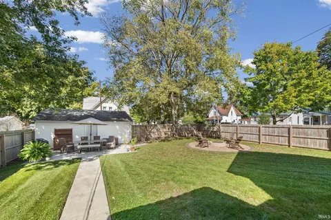 Exterior - 323 E Madison St, Delphi, IN 46923 photo 5 of 7