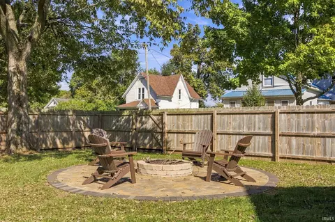 Exterior - 323 E Madison St, Delphi, IN 46923 photo 4 of 7