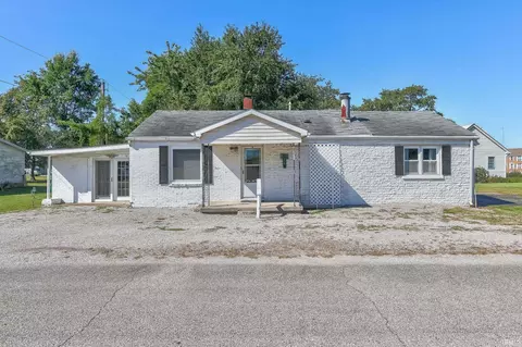 114 N 6th St, Chandler, IN 47610