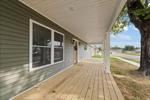 Exterior - 324 W Warren St, Mitchell, IN 47446 photo 5 of 11