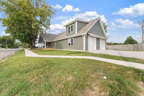 Exterior - 324 W Warren St, Mitchell, IN 47446 photo 3 of 11