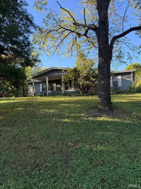 613 S Old Patoka Rd, Patoka, IN 47666
