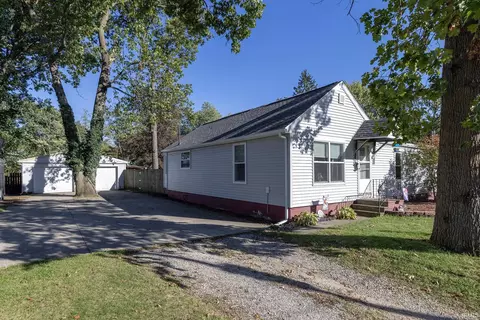 56578 Eastvue Dr, Osceola, IN 46561