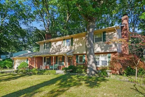 1542 Springbrook Dr, Elkhart, IN 46514