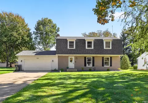 728 Dogwood Ln, Warsaw, IN 46580