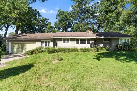 19065 Oakmont North Dr, South Bend, IN 46637