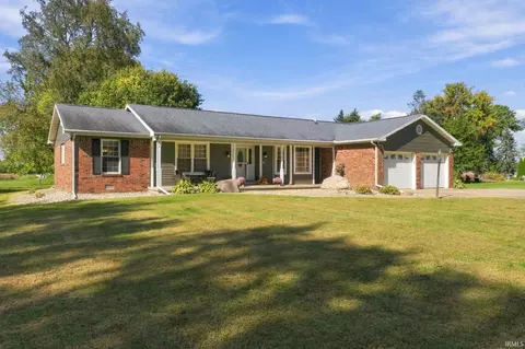 450 Woodland Trl, Argos, IN 46501