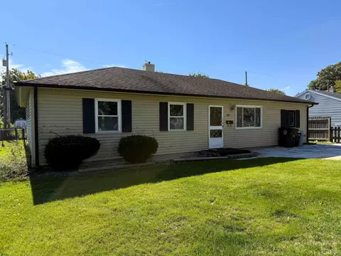 820 Buckingham Dr, Fort Wayne, IN 46825