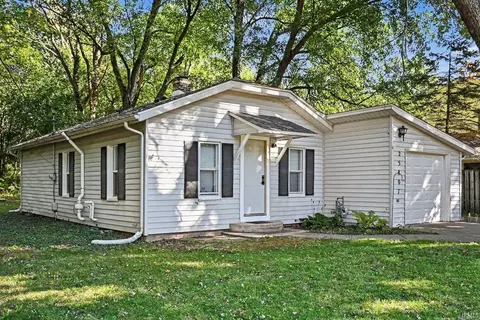 25807 Coolidge Ave, Elkhart, IN 46517