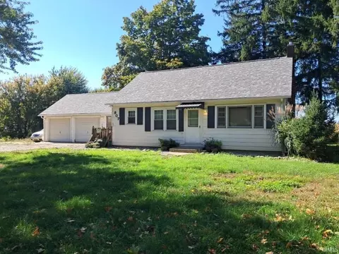 807 N Main St, Avilla, IN 46710
