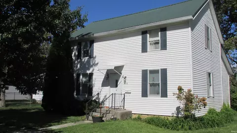 716 E Walnut St, Portland, IN 47371