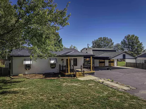 8627 New Harmony Rd, Evansville, IN 47720