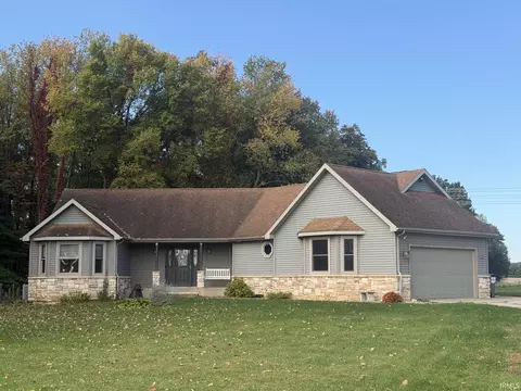8282 N 900 East Rd, New Carlisle, IN 46552