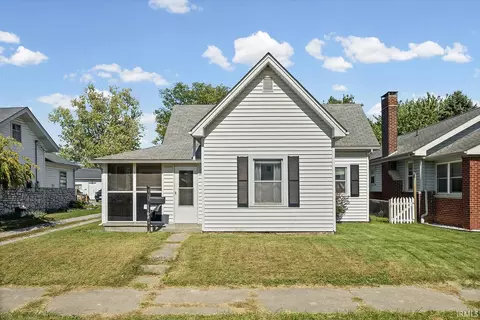 1102 E Washington St, Frankfort, IN 46041
