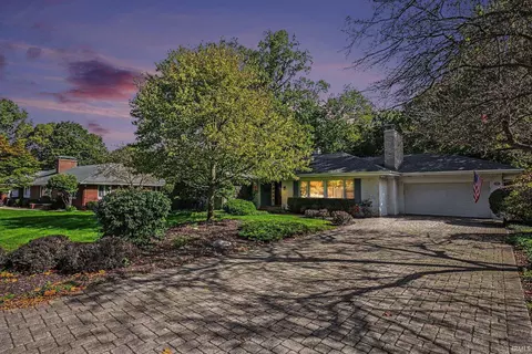 58590 Summit Ridge Rd, Mishawaka, IN 46544