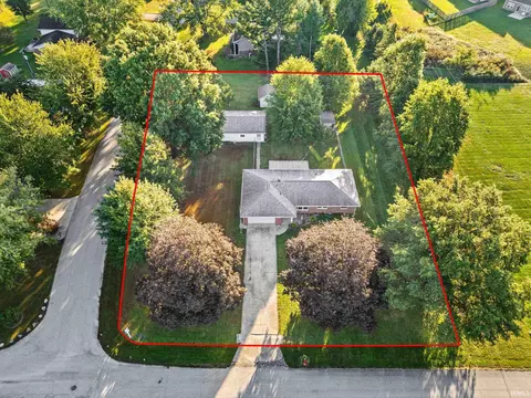 11 Country Aire Dr, Lafayette, IN 47905