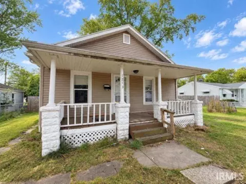 1213 Huey St, South Bend, IN 46628