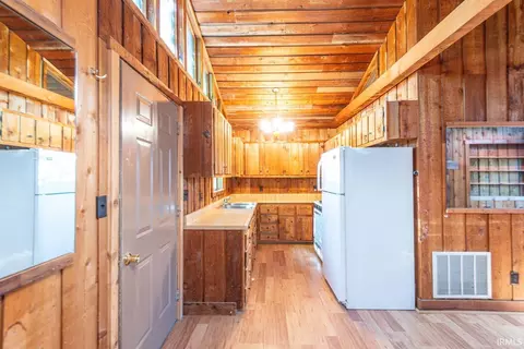 Kitchen - 3269 E Robinson Rd, Bloomington, IN 47408 photo 4 of 5