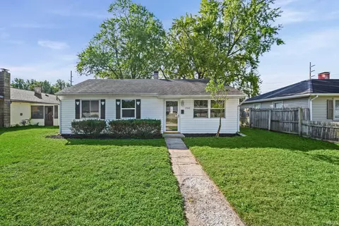 2560 Robinwood Dr, Lafayette, IN 47909