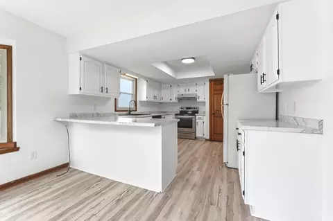 Kitchen - 14130 Whittern Rd, Monroeville, IN 46773 photo 2 of 5