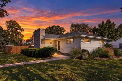 630 Northwood Dr, South Bend, IN 46617