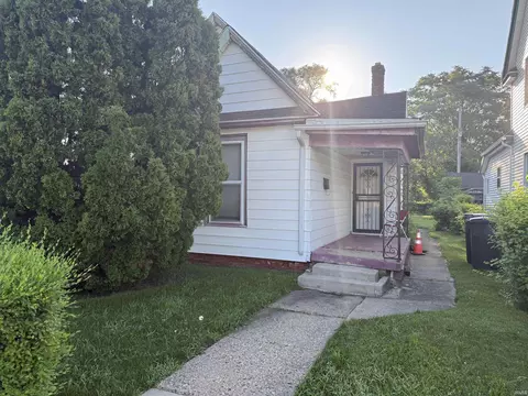 218 Sadie St, South Bend, IN 46628